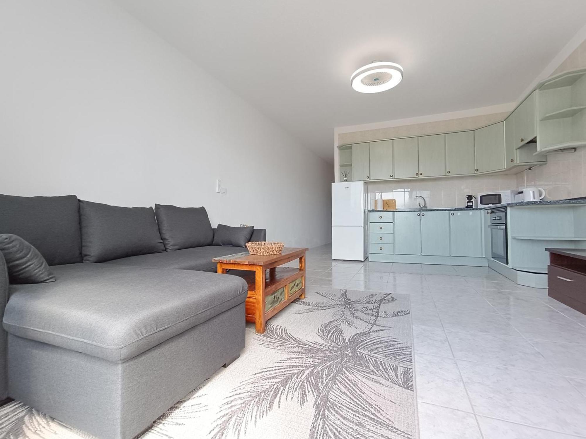 Apartment Colina *